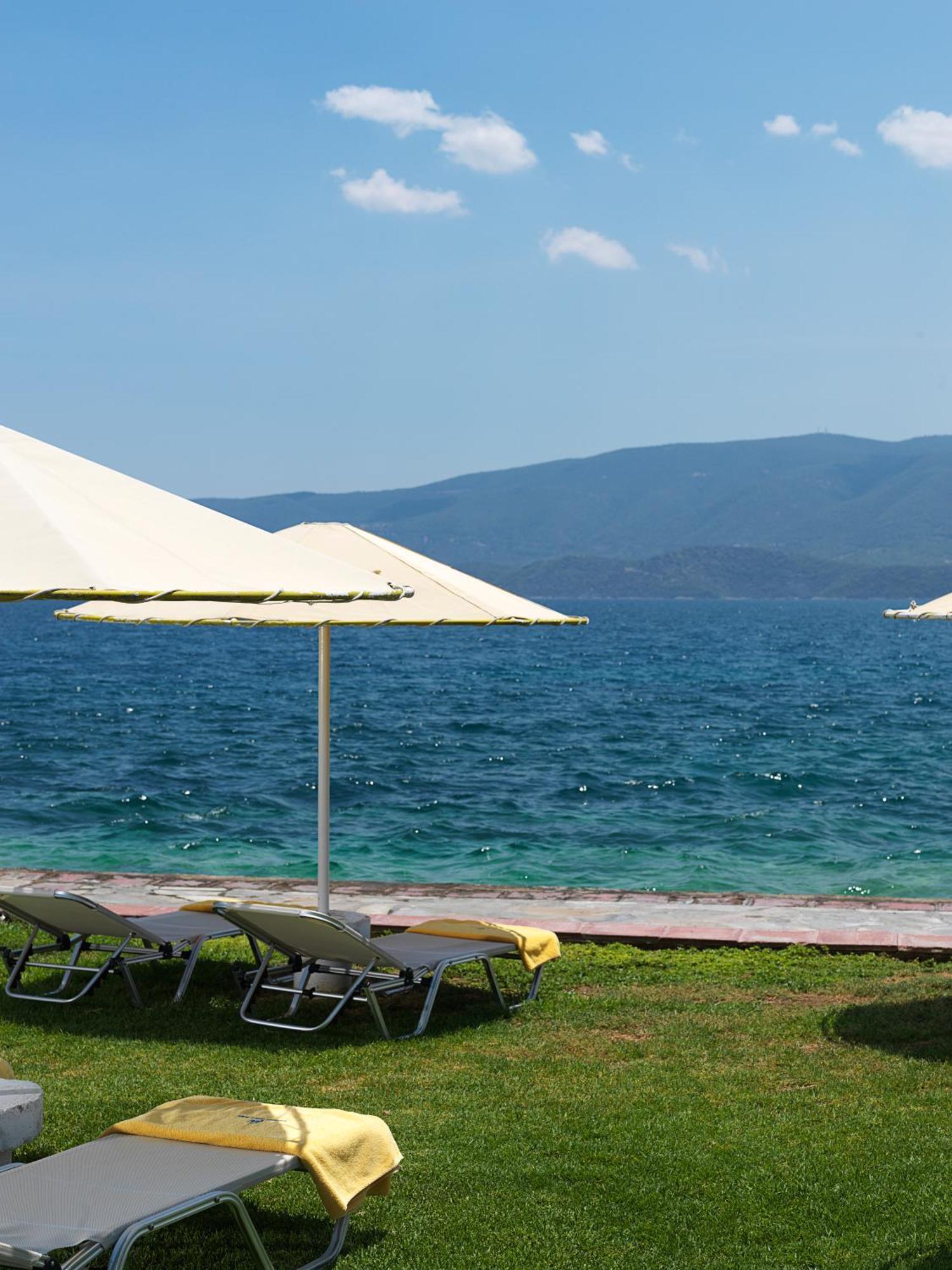 Kalamaki Beach Resort Истмиа Екстериор снимка