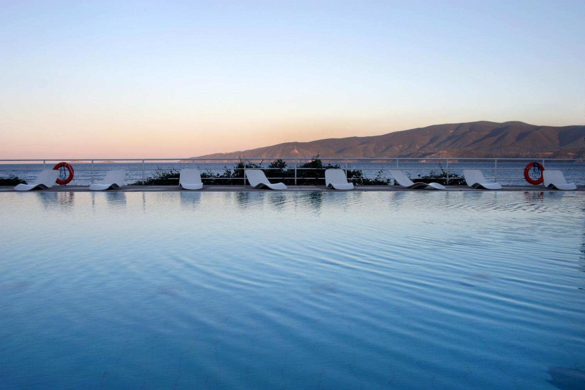 Kalamaki Beach Resort Истмиа Екстериор снимка