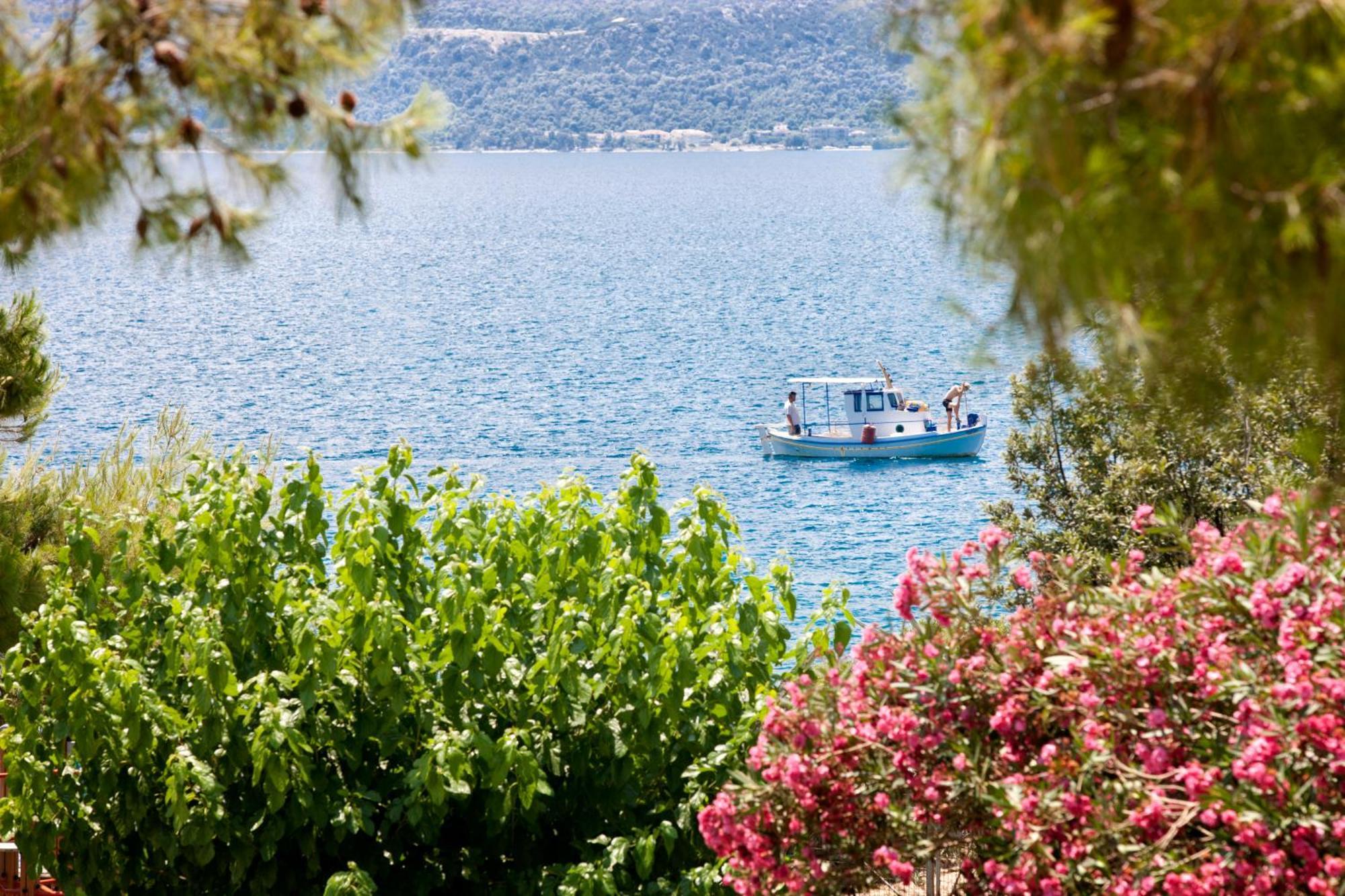 Kalamaki Beach Resort Истмиа Екстериор снимка